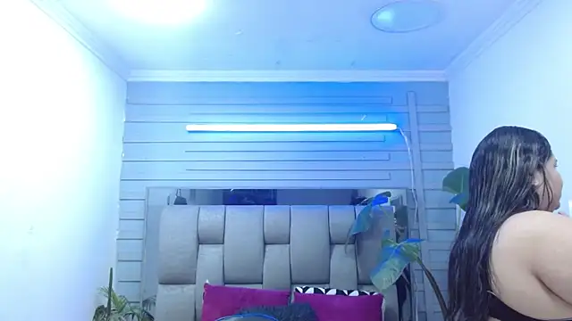 evelin zaens online show from 04/18/26, 04:16