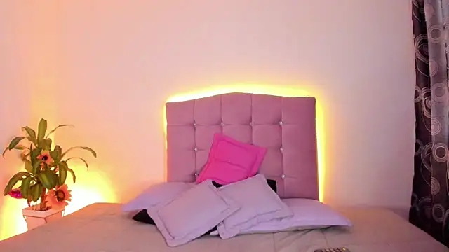 MarieLatex online show from 03/20/25, 07:46