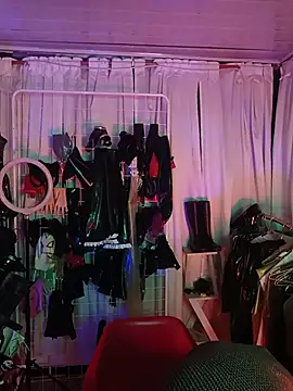 Snapshot of LatexDevil_Blondie chatting on 06/13/26, 08:34 LatexDevil Blondie online show from 06/13/26, 08:34