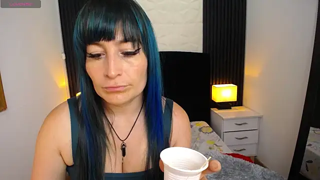 alicia moom online show from 03/15/25, 07:27