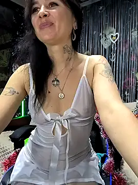 KikiXRed online show from 12/21/24, 02:26