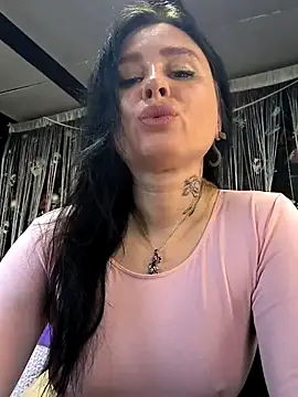 KikiXRed online show from 04/28/26, 04:39