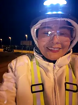 bellapaty online show from 04/15/26, 07:58