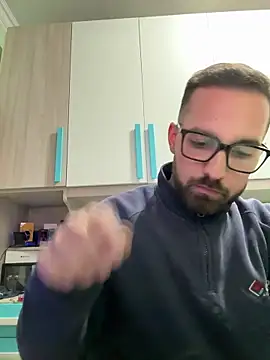 michele1500 online show from 12/16/25, 04:34