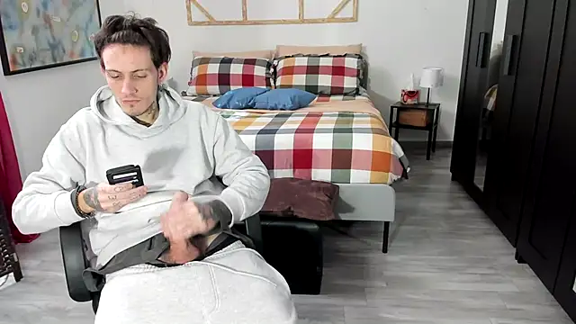 Snapshot of xxxciro13xxx chatting on 02/05/25, 10:08 xxxciro13xxx online show from 02/05/25, 10:08