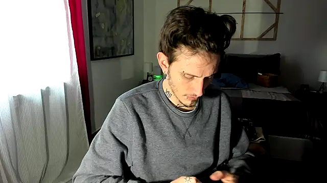 Snapshot of xxxciro13xxx chatting on 02/26/25, 01:30 xxxciro13xxx online show from 02/26/25, 01:30