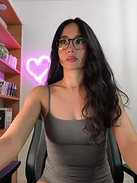 Naughty-Jessie online show from 12/21/25, 09:55