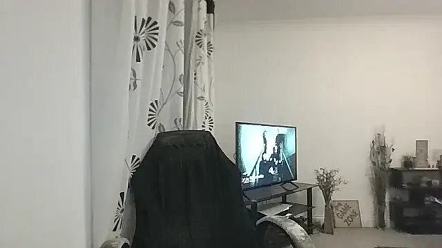 Snapshot of 33ENG chatting on 10/29/25, 11:50 33ENG online show from 10/29/25, 11:50