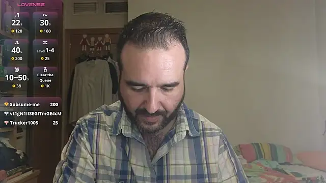 curiosillo83 online show from 10/12/25, 04:28