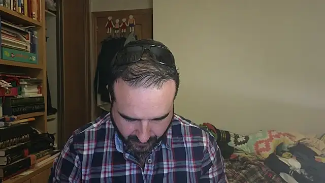 curiosillo83 online show from 11/12/25, 03:34