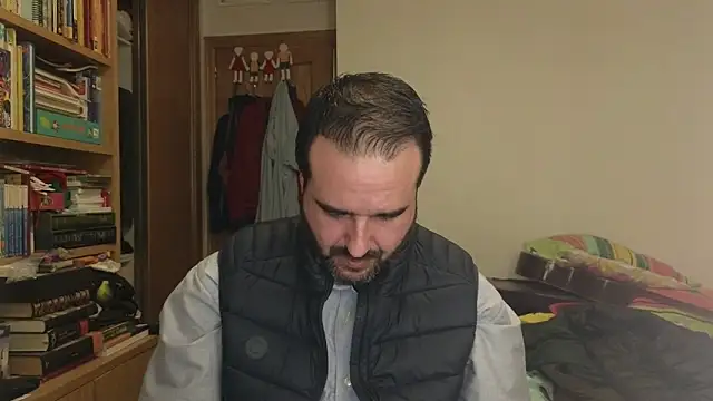 curiosillo83 online show from 02/04/26, 06:36