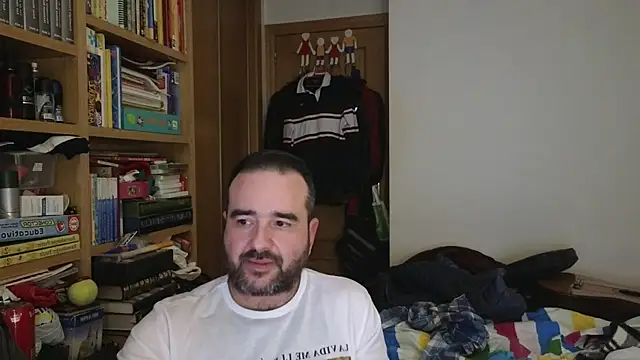 curiosillo83 online show from 04/04/26, 08:45