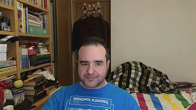 Snapshot of curiosillo83 chatting on 04/19/26, 09:52 curiosillo83 online show from 04/19/26, 09:52