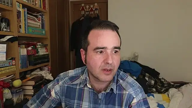 Snapshot of curiosillo83 chatting on 04/20/26, 02:31 curiosillo83 online show from 04/20/26, 02:31