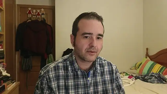 Snapshot of curiosillo83 chatting on 04/22/26, 07:48 curiosillo83 online show from 04/22/26, 07:48