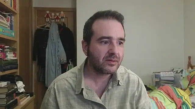 Snapshot of curiosillo83 chatting on 05/19/26, 02:34 curiosillo83 online show from 05/19/26, 02:34