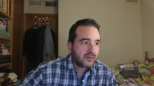 Snapshot of curiosillo83 chatting on 05/27/26, 02:47 curiosillo83 online show from 05/27/26, 02:47