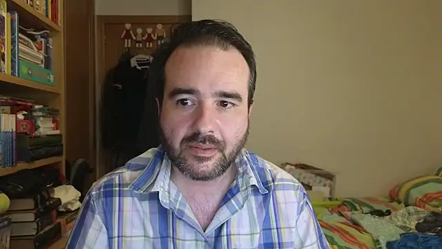 Snapshot of curiosillo83 chatting on 06/03/26, 03:28 curiosillo83 online show from 06/03/26, 03:28