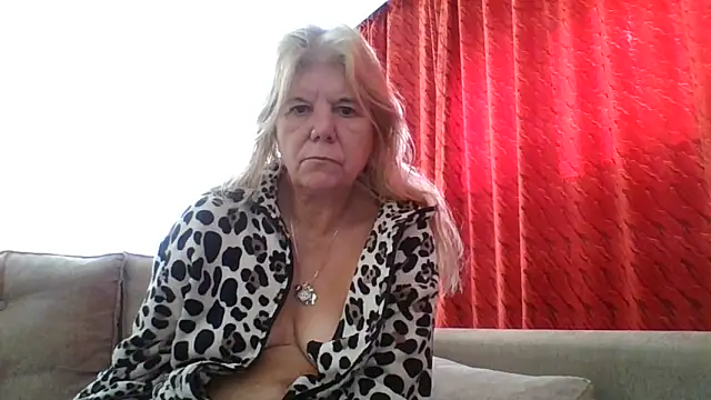 TrustfulVampire1 online show from 01/18/25, 12:15