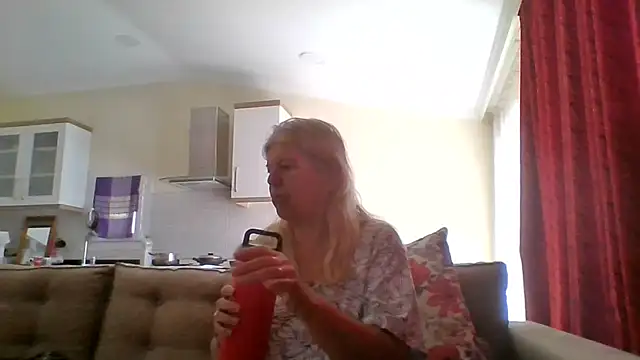 TrustfulVampire1 online show from 04/18/26, 09:57