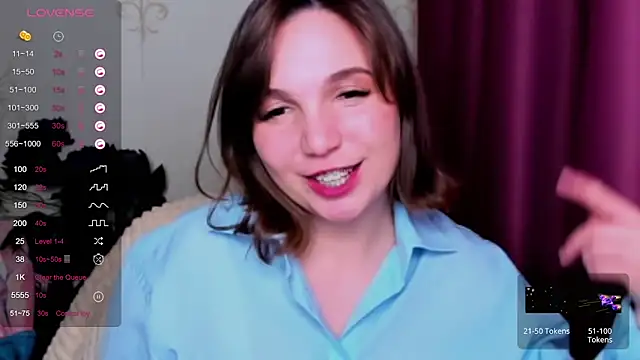 Snapshot of KindHazelHere_ chatting on 03/05/25, 01:42 KindHazelHere online show from 03/05/25, 01:42