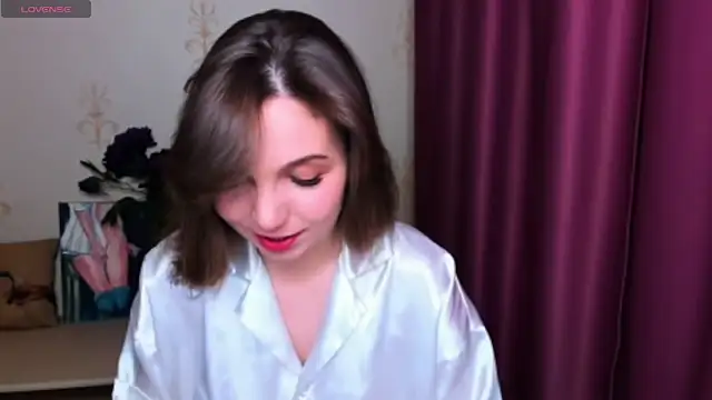 Snapshot of KindHazelHere_ chatting on 03/07/25, 04:11 KindHazelHere online show from 03/07/25, 04:11
