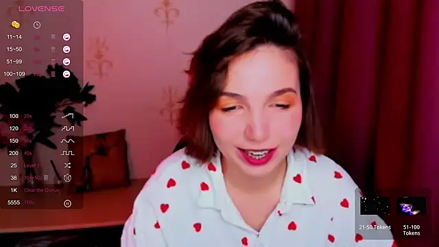 KindHazelHere  online show from 10/26/25, 08:20