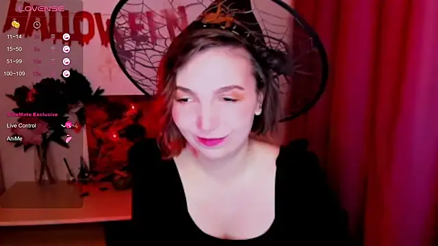 KindHazelHere  online show from 10/30/25, 08:38