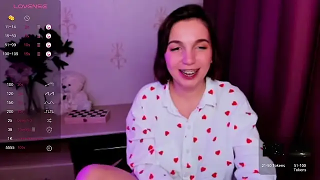 KindHazelHere  online show from 11/15/25, 10:12