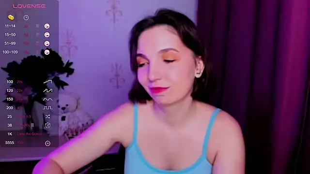 KindHazelHere  online show from 11/23/25, 10:20