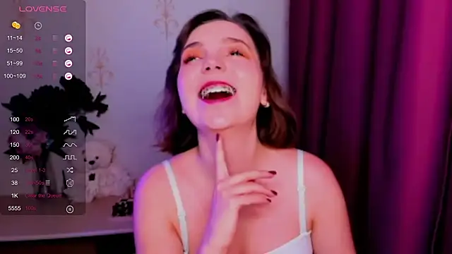 KindHazelHere  online show from 11/27/25, 12:24