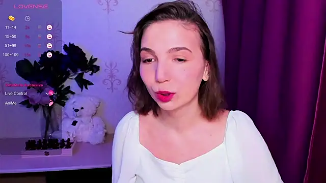 KindHazelHere  online show from 02/10/26, 06:23