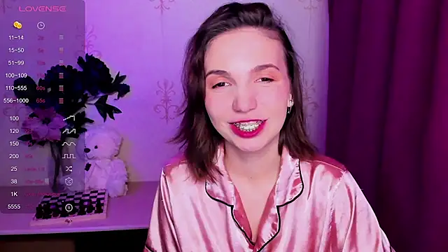 KindHazelHere  online show from 03/19/26, 10:36