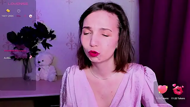 KindHazelHere  online show from 04/03/26, 06:17