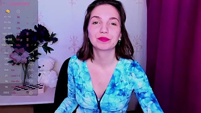 KindHazelHere  online show from 04/06/26, 07:31