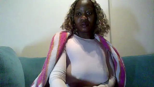 Snapshot of Hardnipples8 chatting on 05/18/26, 11:10 Hardnipples8 online show from 05/18/26, 11:10