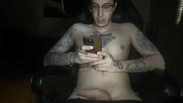 Snapshot of Bwcjoshbanks chatting on 04/21/26, 11:29 Bwcjoshbanks online show from 04/21/26, 11:29