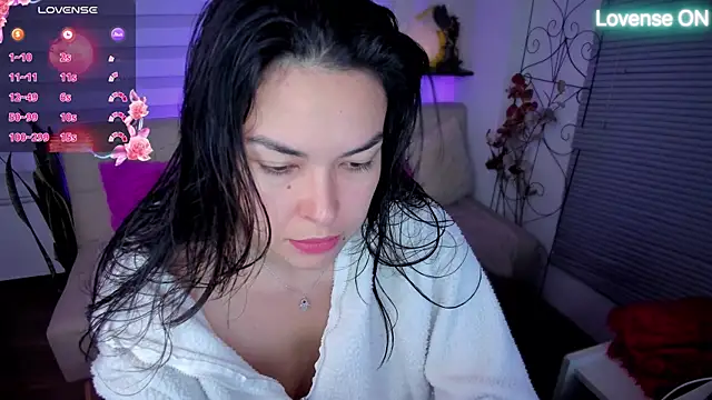 Snapshot of Lunlunera chatting on 05/06/26, 04:08 Lunlunera online show from 05/06/26, 04:08