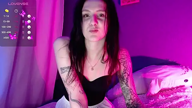 NiaEllis online show from 10/10/25, 05:56