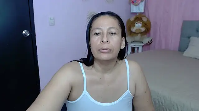 mature martina online show from 10/07/25, 10:23