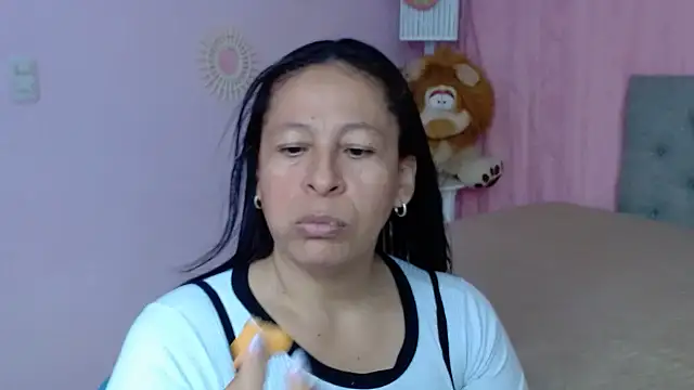 mature martina online show from 10/13/25, 07:47