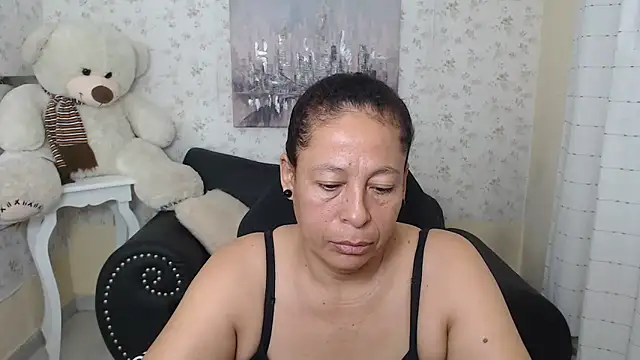Snapshot of mature_martina chatting on 04/18/26, 09:57 mature martina online show from 04/18/26, 09:57