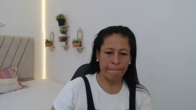 Snapshot of mature_martina chatting on 04/27/26, 08:07 mature martina online show from 04/27/26, 08:07