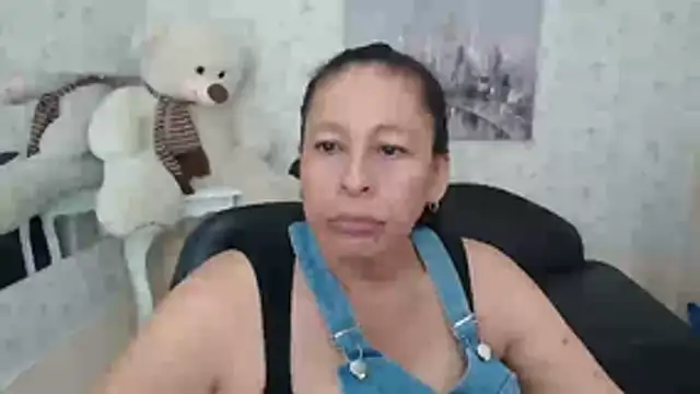 Snapshot of mature_martina chatting on 05/01/26, 09:08 mature martina online show from 05/01/26, 09:08