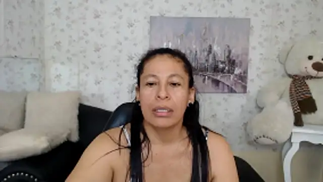 Snapshot of mature_martina chatting on 05/31/26, 01:07 mature martina online show from 05/31/26, 01:07