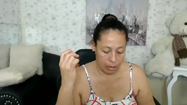 Snapshot of mature_martina chatting on 05/31/26, 06:09 mature martina online show from 05/31/26, 06:09