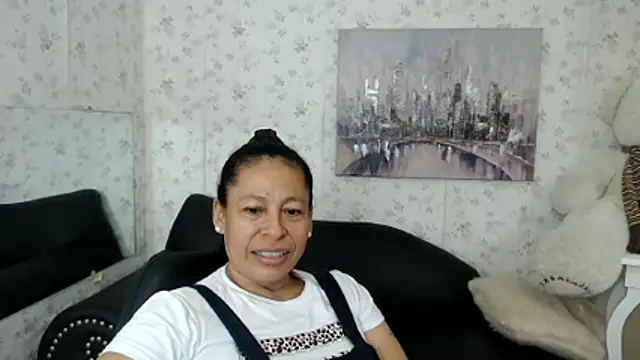 Snapshot of mature_martina chatting on 06/12/26, 09:35 mature martina online show from 06/12/26, 09:35