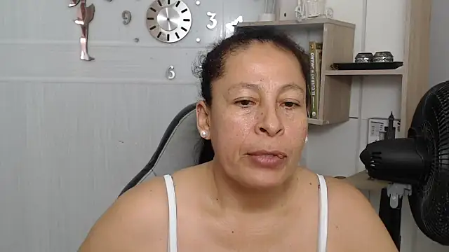 Snapshot of mature_martina chatting on 07/01/26, 06:40 mature martina online show from 07/01/26, 06:40