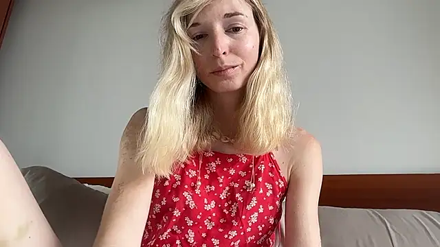 ivankai  online show from 12/15/25, 03:00