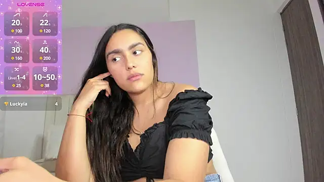 Snapshot of Mhia_palmer chatting on 02/13/25, 06:30 Mhia palmer online show from 02/13/25, 06:30